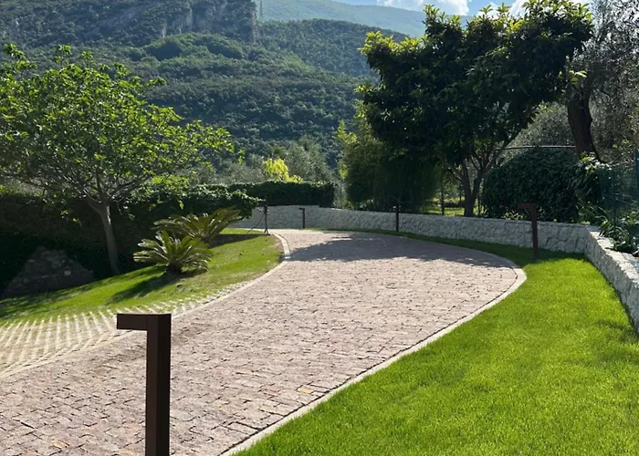 Gasthof Casa Benamati By Kelly Malcesine
