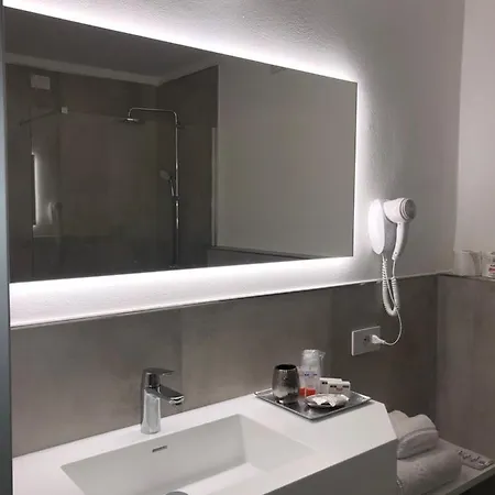 Casa Benamati By Kelly 3* Malcesine