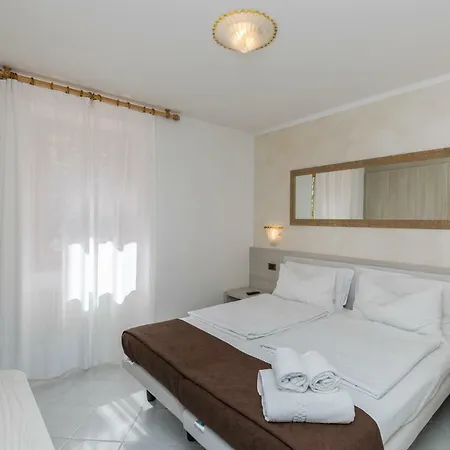 Casa Benamati By Kelly 3* Malcesine