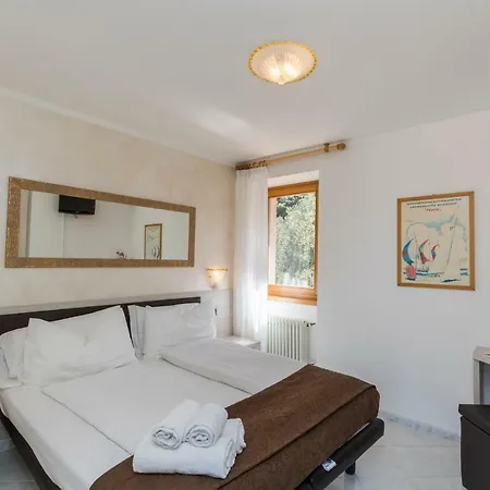 Casa Benamati By Kelly 3* Malcesine