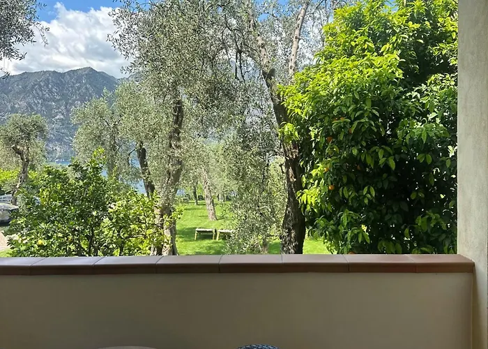 Casa Benamati By Kelly Pensión Malcesine