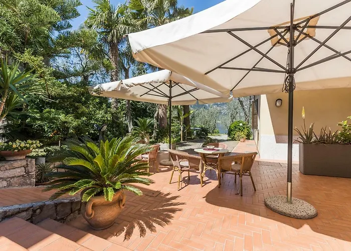 Casa Benamati By Kelly Pensión Malcesine